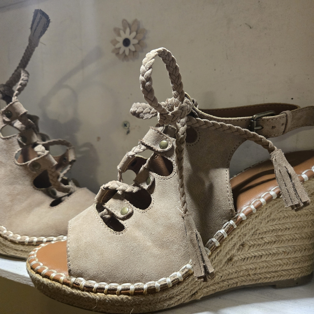 Espidrille Style Sonoma Platforms. 8.5 Medium